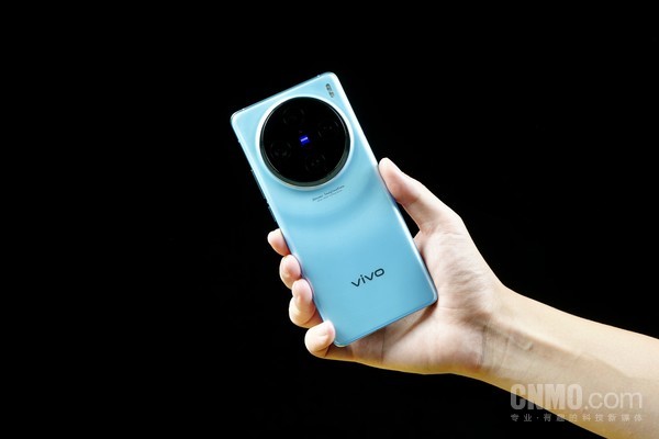 vivo X100 Pro：全面领先的蔡司影像 让每一拍都出众