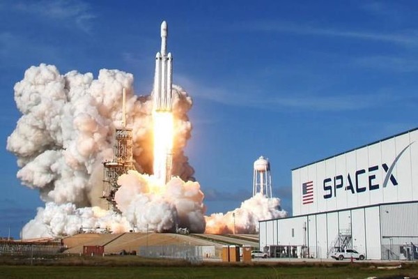 硬核财富密码！SpaceX估值1000亿美元 马斯克赢麻了