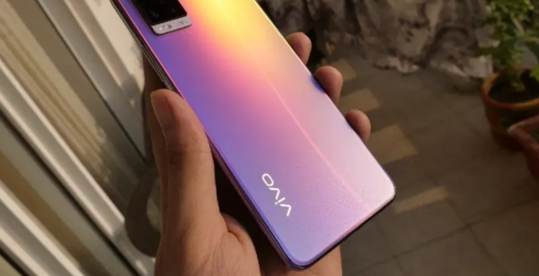 vivo V25 Pro配置曝光 搭载天玑1300 售价约3440元