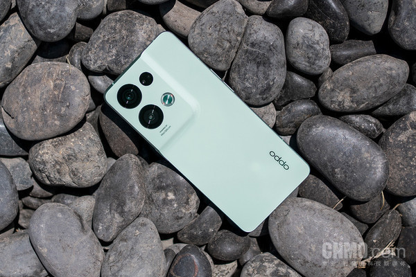 心动了！OPPO Reno8系列最高直降310元 又便宜又好看