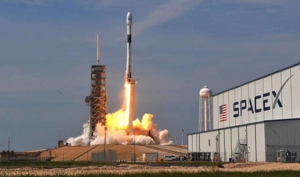 天文学家预测：SpaceX太空垃圾将撞月球 就在3月4日！