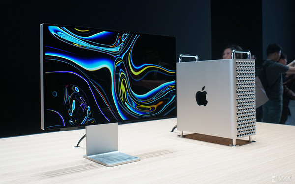 工作量不饱和！我数了下全新Mac Pro有多少个散热孔