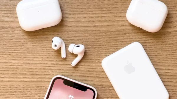 AirPods Pro 2固件升级大揭秘：多项新功能亮相