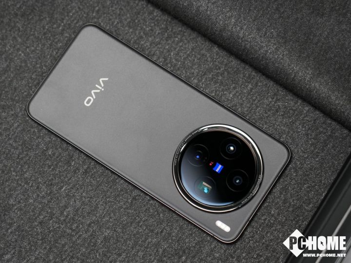 vivo X200：蓝厂冷静调校，流畅体验拉满配置